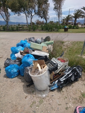 rifiuti raccolti beach clean up Poetto Cagliari 19 maggio 2019